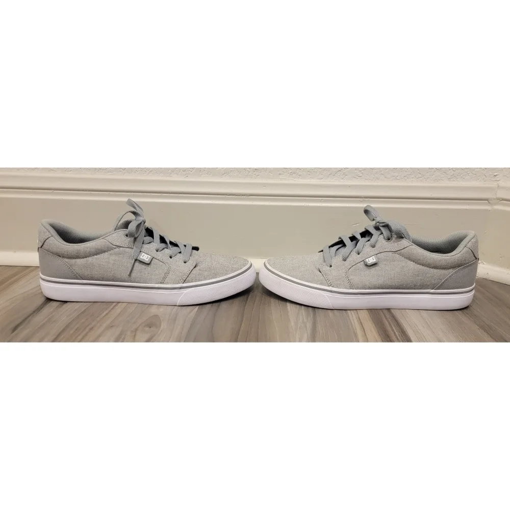 DC Anvil Gray Skateboard Shoes size 9